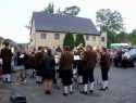 2014-08-17 Po Mši před kostelem; Nach der hl. Messe vor der Kirche.JPG